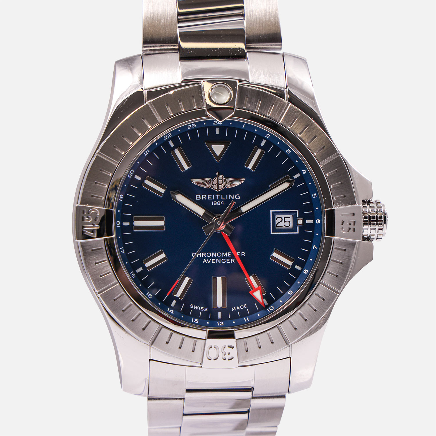 Breitling Avenger Automatic GMT 45 A32395