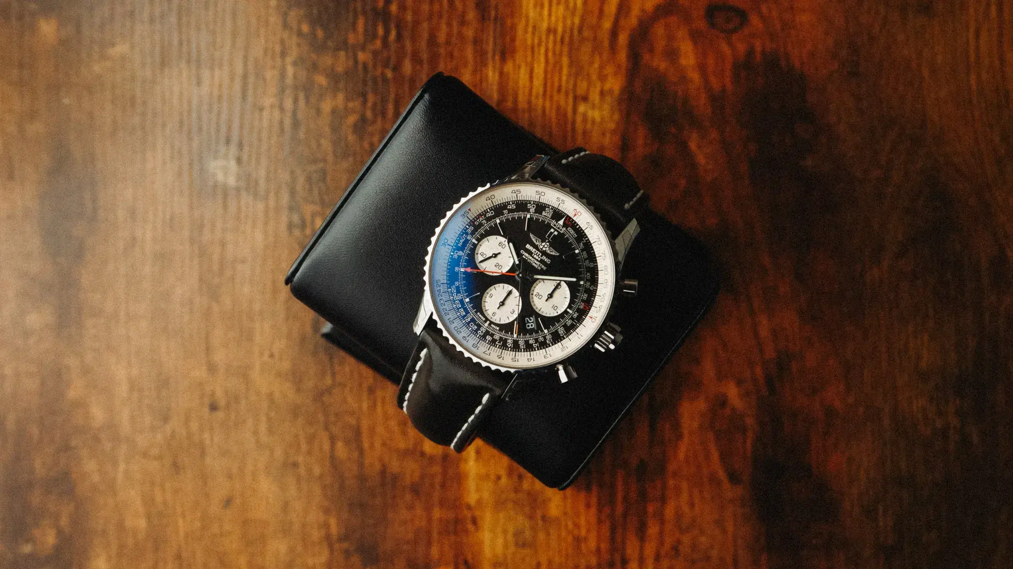 Breitling Navitimer Rattrapante AB031021/BF77-441X shot from above