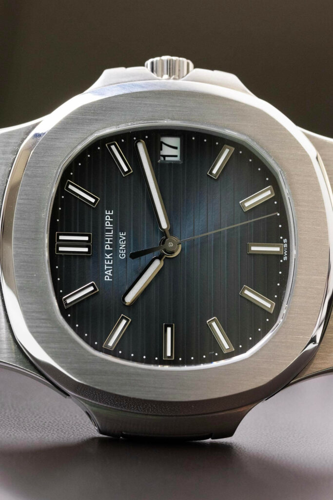 Patek nautilus hot sale 5711 review