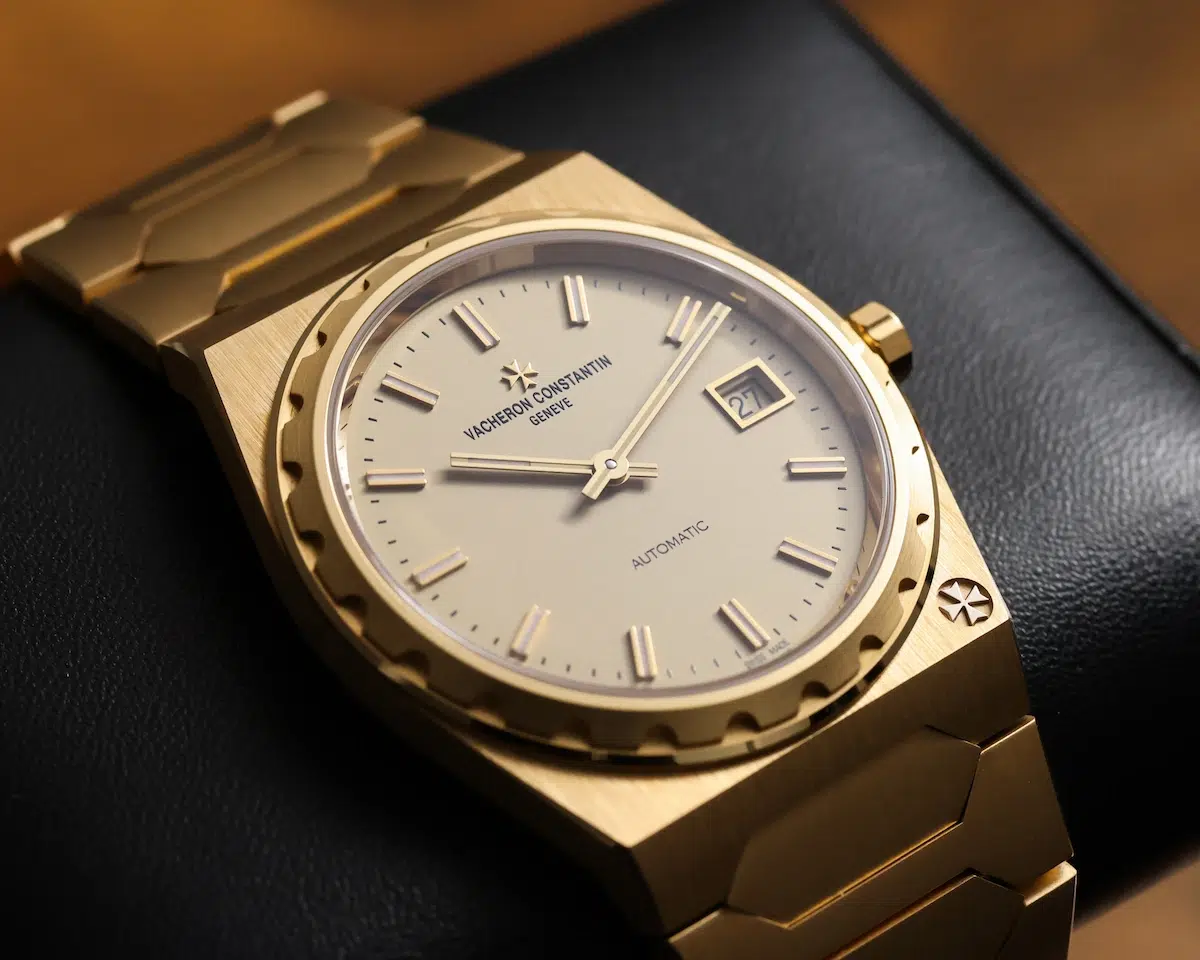 Vacheron Constantin 222 front view showing integrated gold bracelet and dial (2)