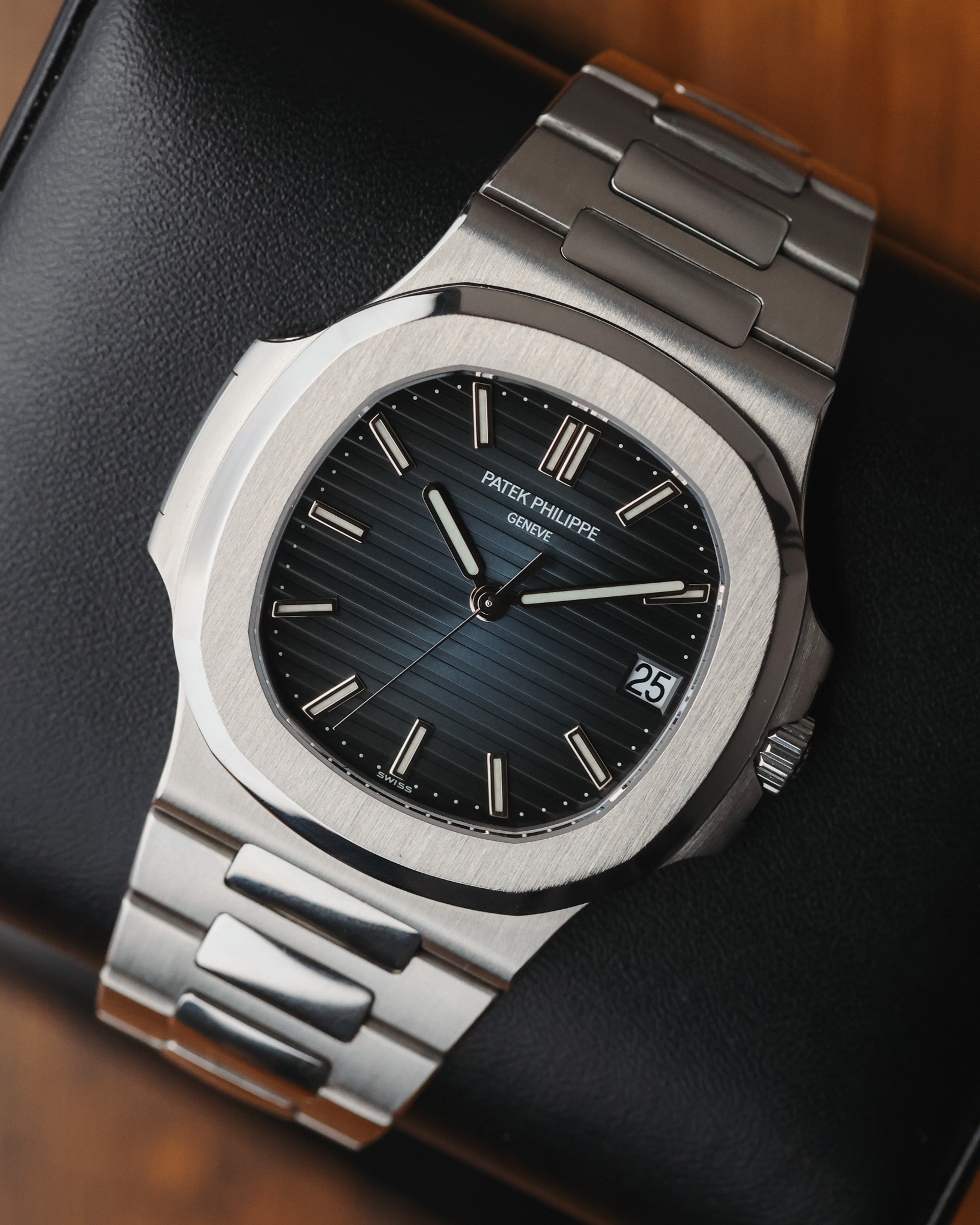 Alt Patek Philippe Nautilus 57111A-010 front view showing blue dial and bracelet