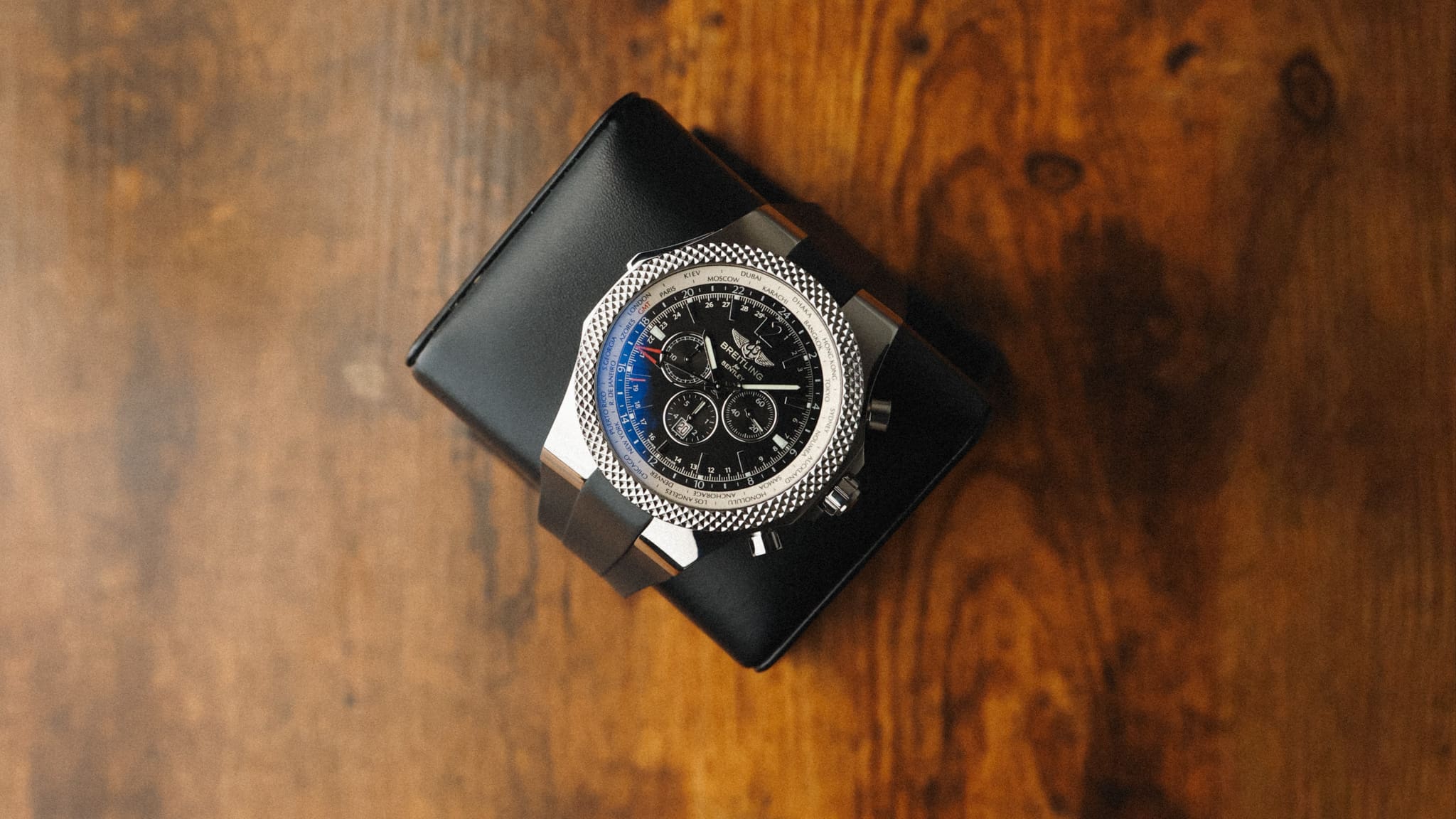 Hands-On Review: Breitling Bentley Chronograph GMT 49mm A47362