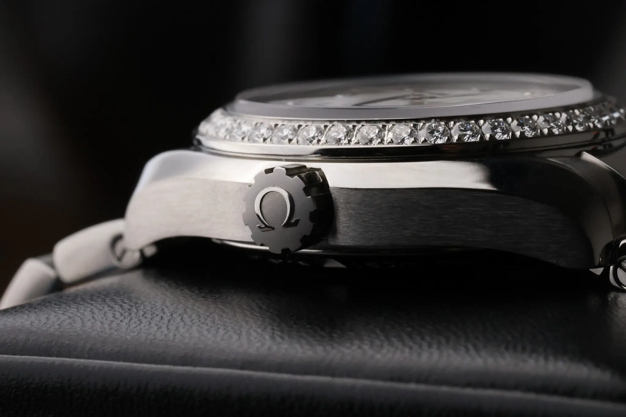 Close-up of white dial and date window on Omega Seamaster Aqua Terra 150M