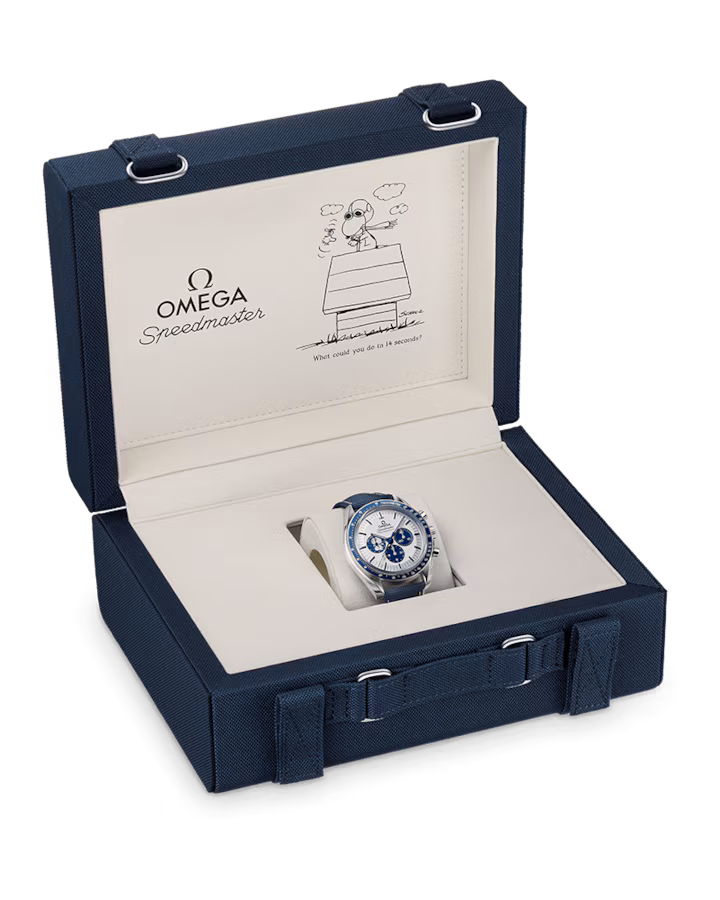 omega speedmaster snoopy in box