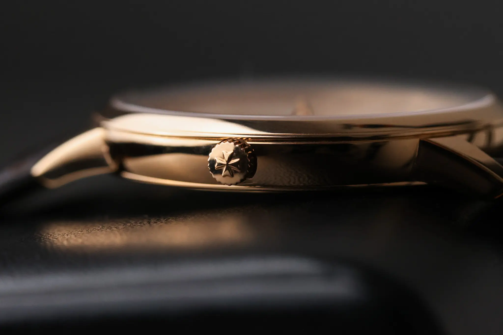 Ultra-slim rose gold case profile of Vacheron Constantin Patrimony 40mm dress watch