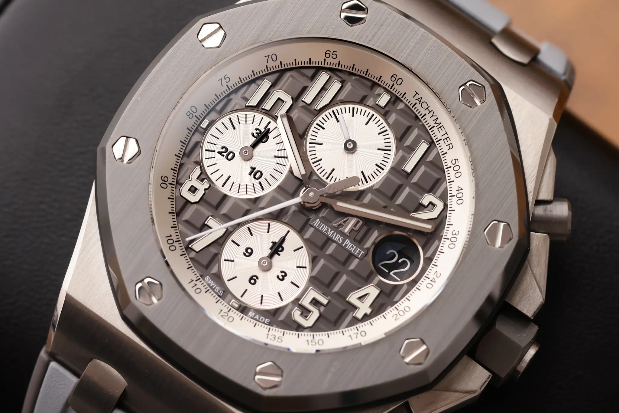 AP Royal Oak Offshore Ghost grey ceramic crown and chronograph pushers