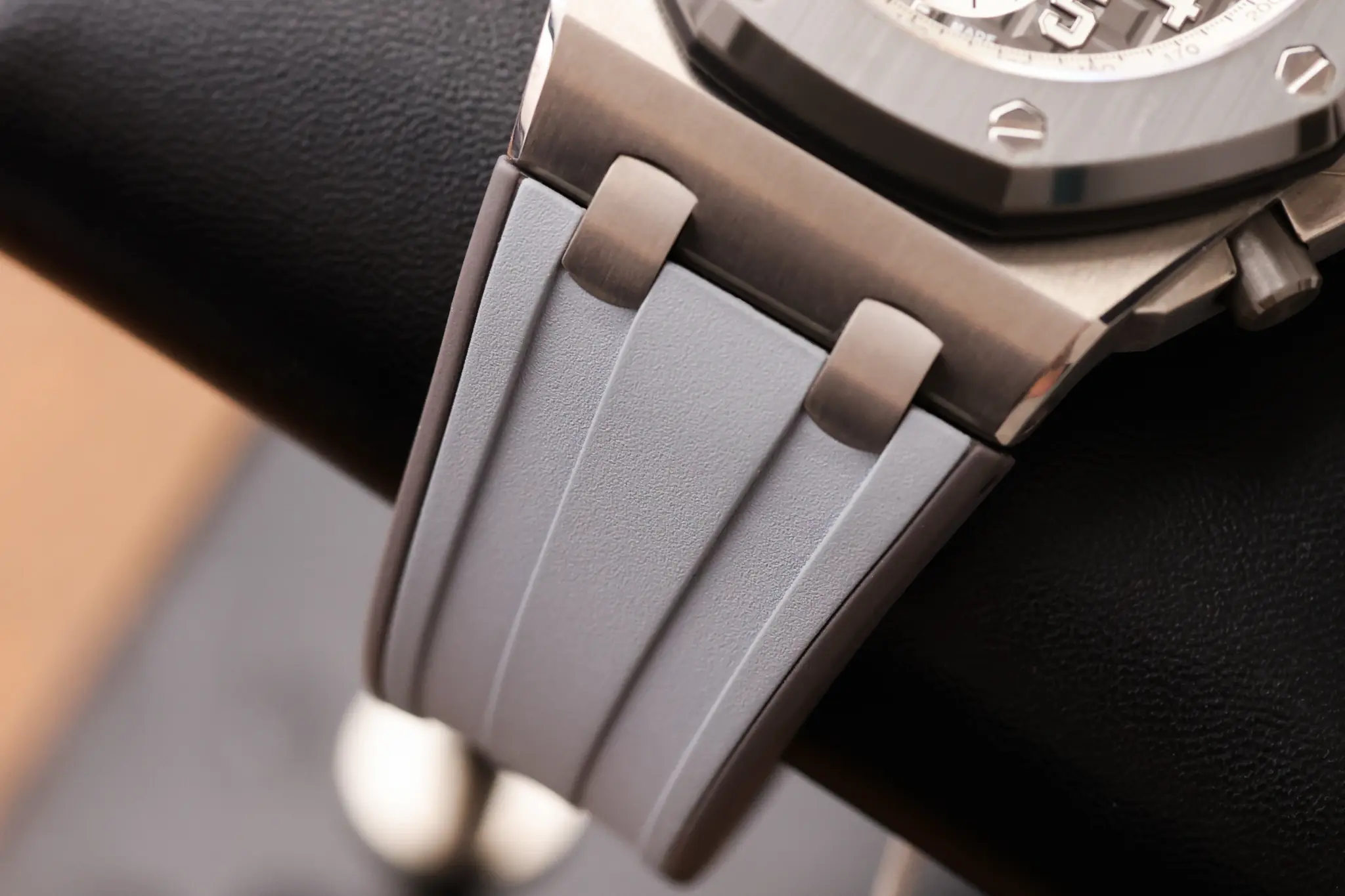 Audemars Piguet Ghost 26470IO slate grey Méga Tapisserie dial and titanium case