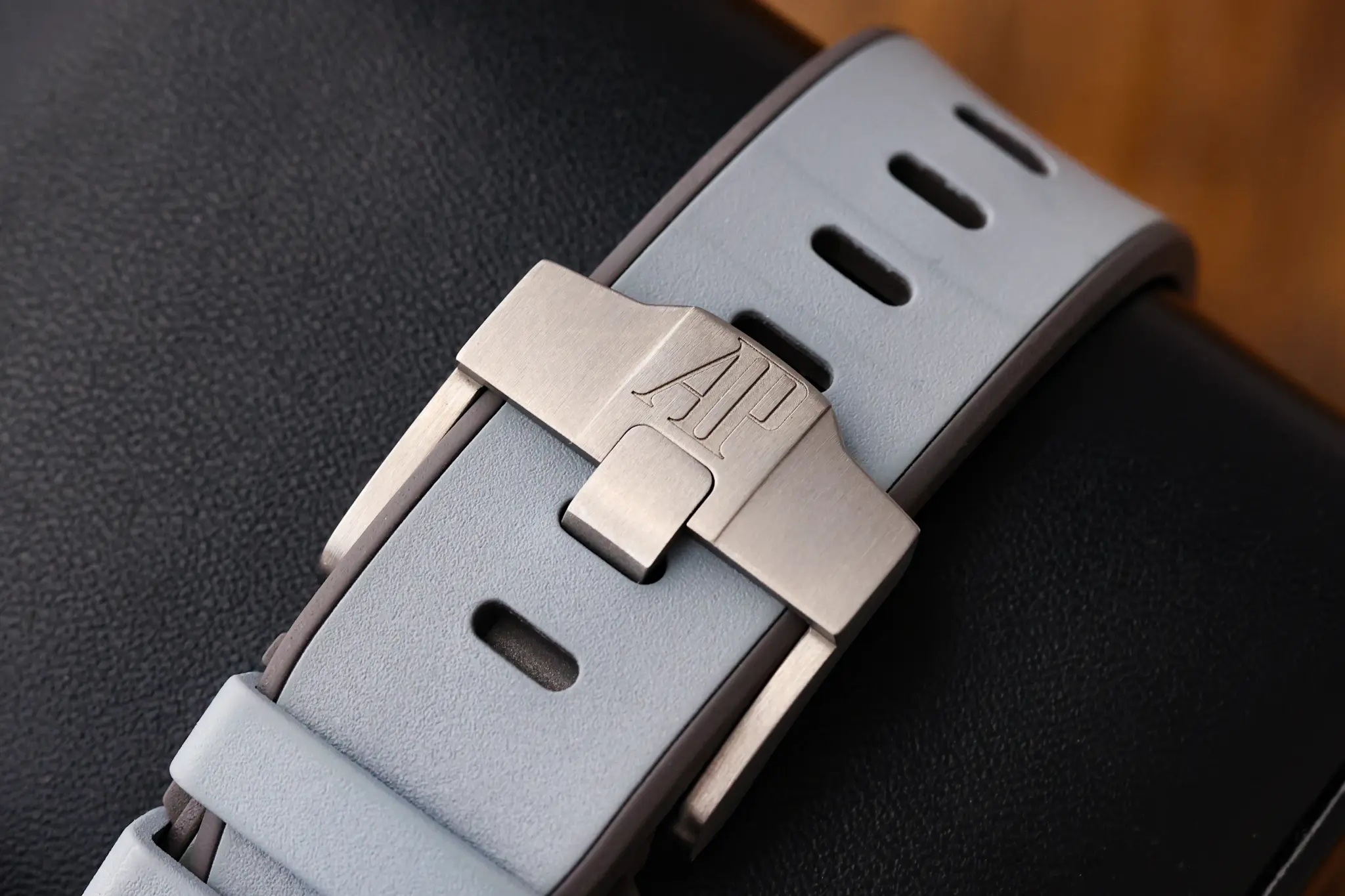 Royal Oak Offshore Ghost two-tone grey rubber strap and titanium buckle