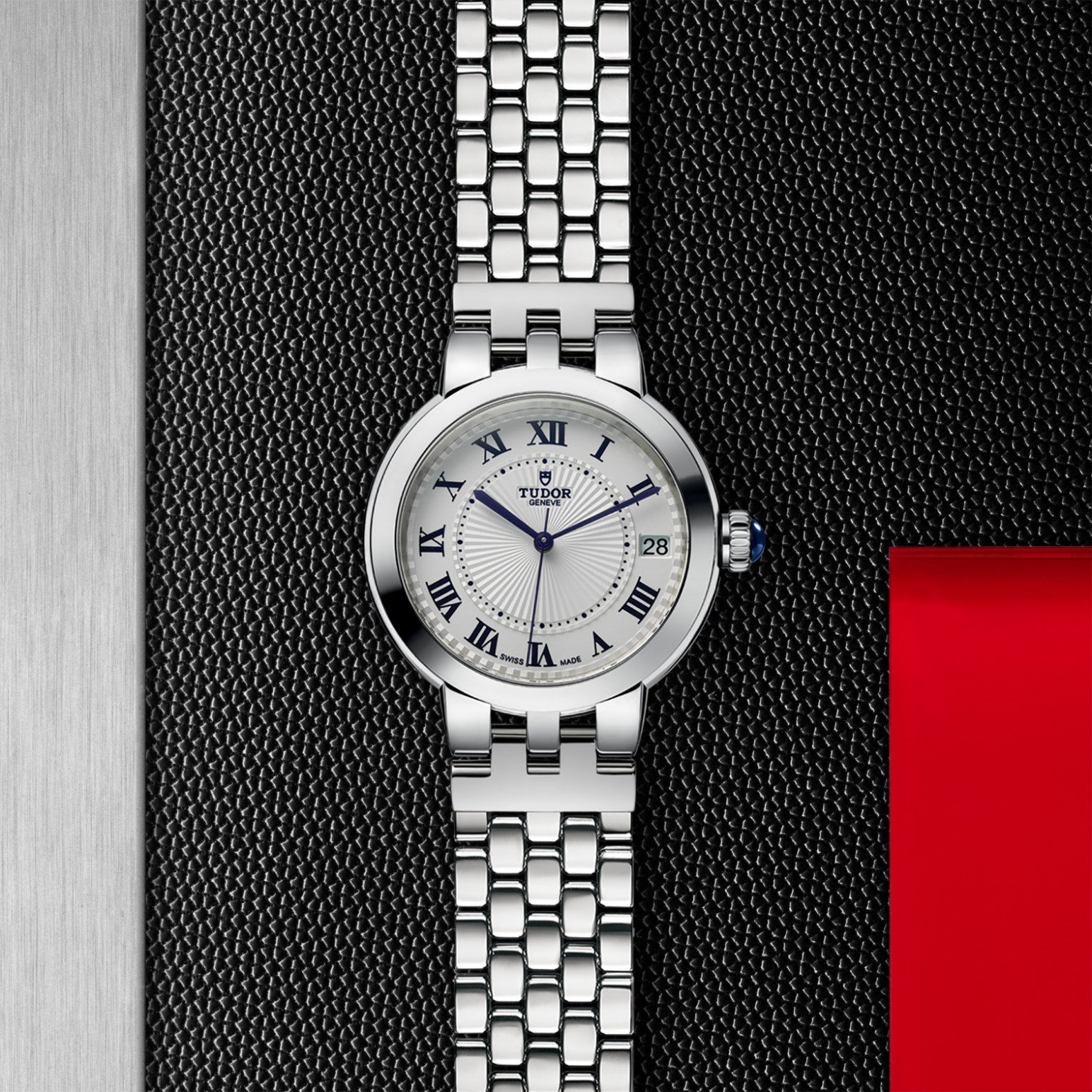 Tudor Clair de Rose on Tudor background