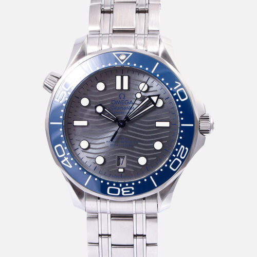 Front view of a pre-owned Omega Seamaster Diver 300M 42mm (Ref. 210.30.42.20.06.001)