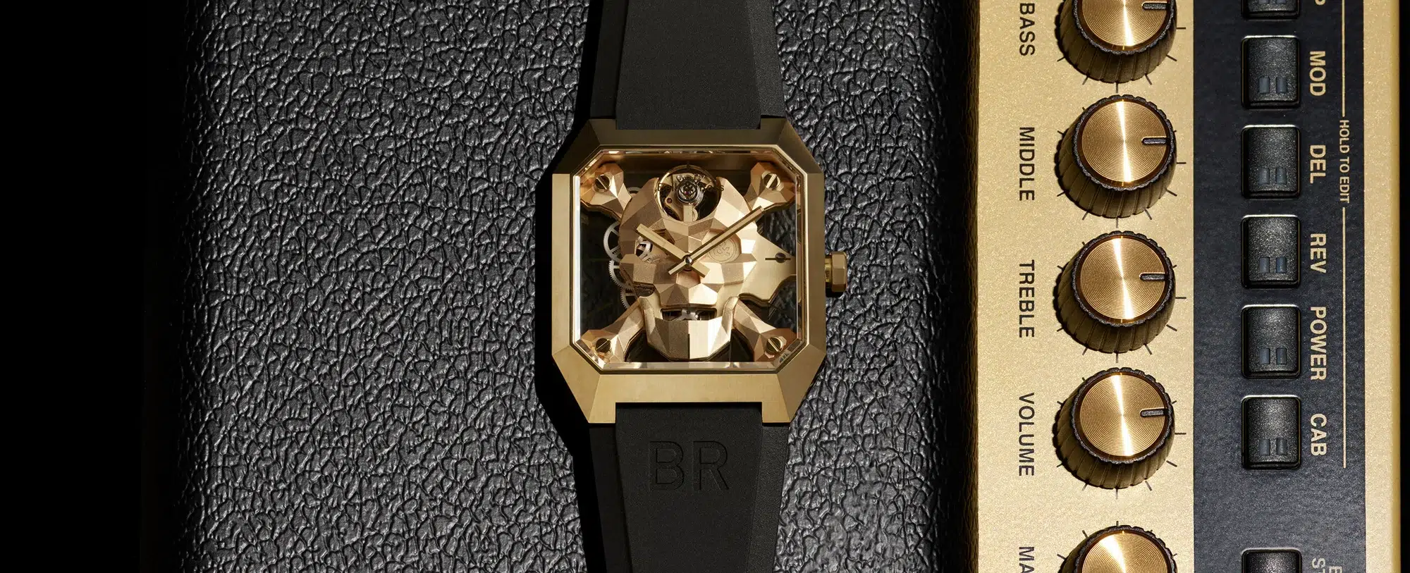 BR-01 Cyber ​​Skull Bronze BR01-CSK-BR/SRB on leather next to amp